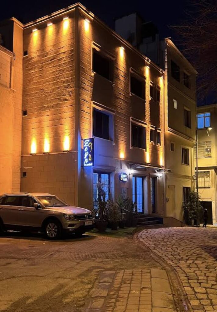 다시 이스탄불 첫째날 – 창 대신 카메라를 겨누는 광장